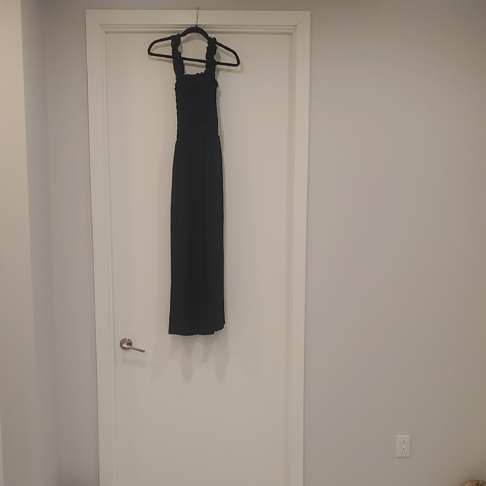 Elegant Black Sleeveless Dress
